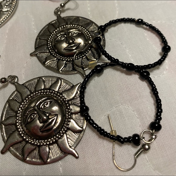 3 pairs of earrings all together for $8 - Picture 6 of 7